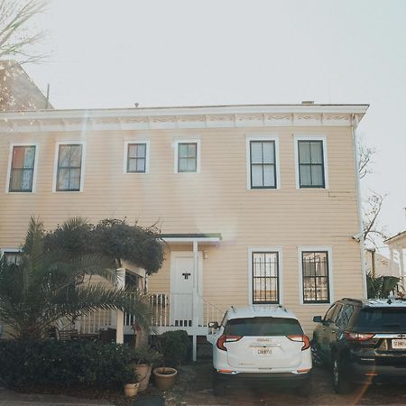 Green Palm Inn Savannah Exterior photo