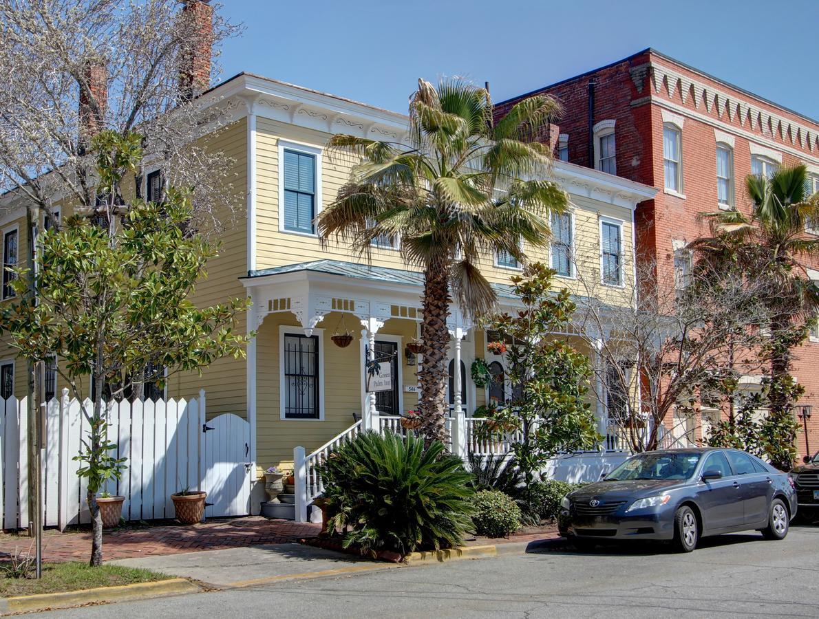 Green Palm Inn Savannah Exterior photo